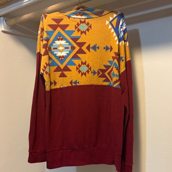 Colorful Geometric Pullover - Picture 6 of 6